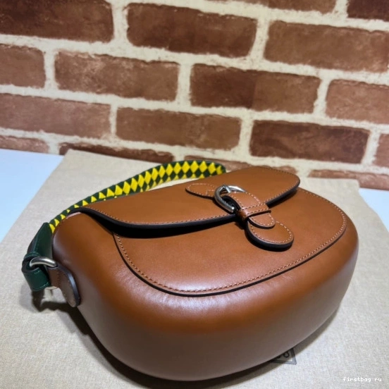 First bag ru with bag Gucci shoulder logo Small 0819